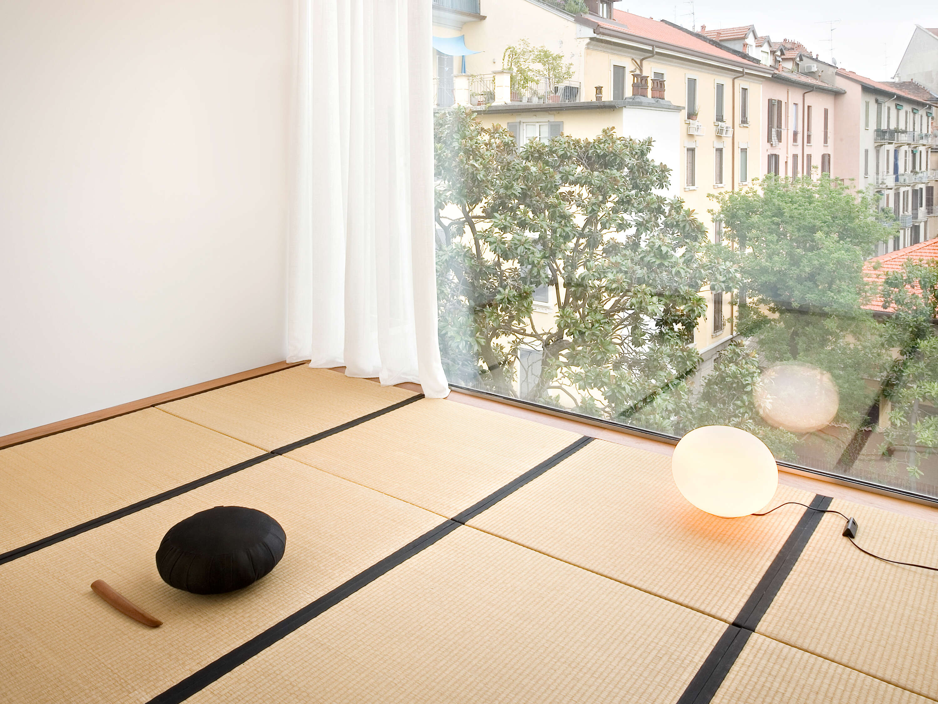 Glo-Ball Basic 1 table lamp