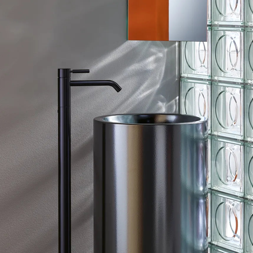 META single-lever basin mixer tap without pop-up valve