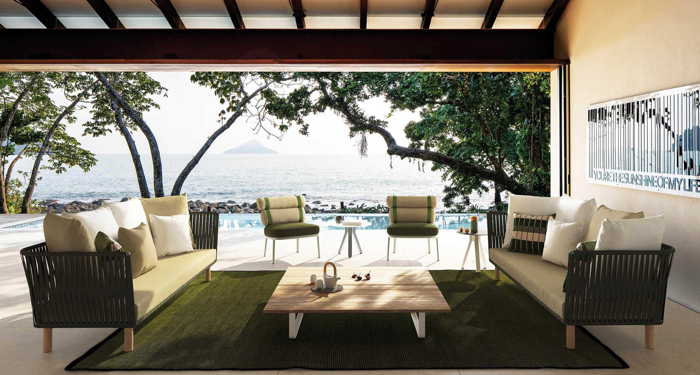 Bitta Lounge Coffee Table | 19C Legs | N00 Teak Top