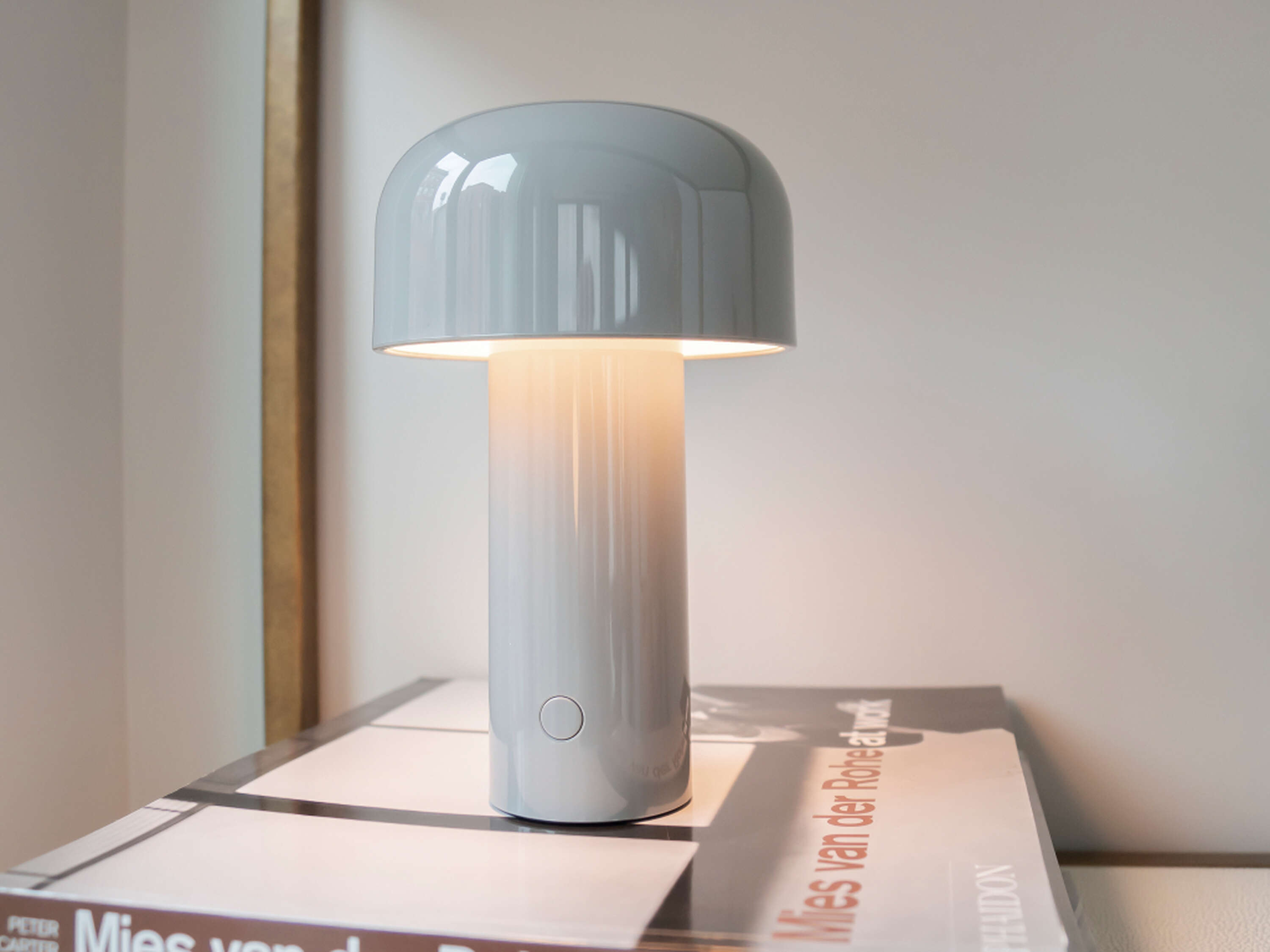 Bellhop table lamp