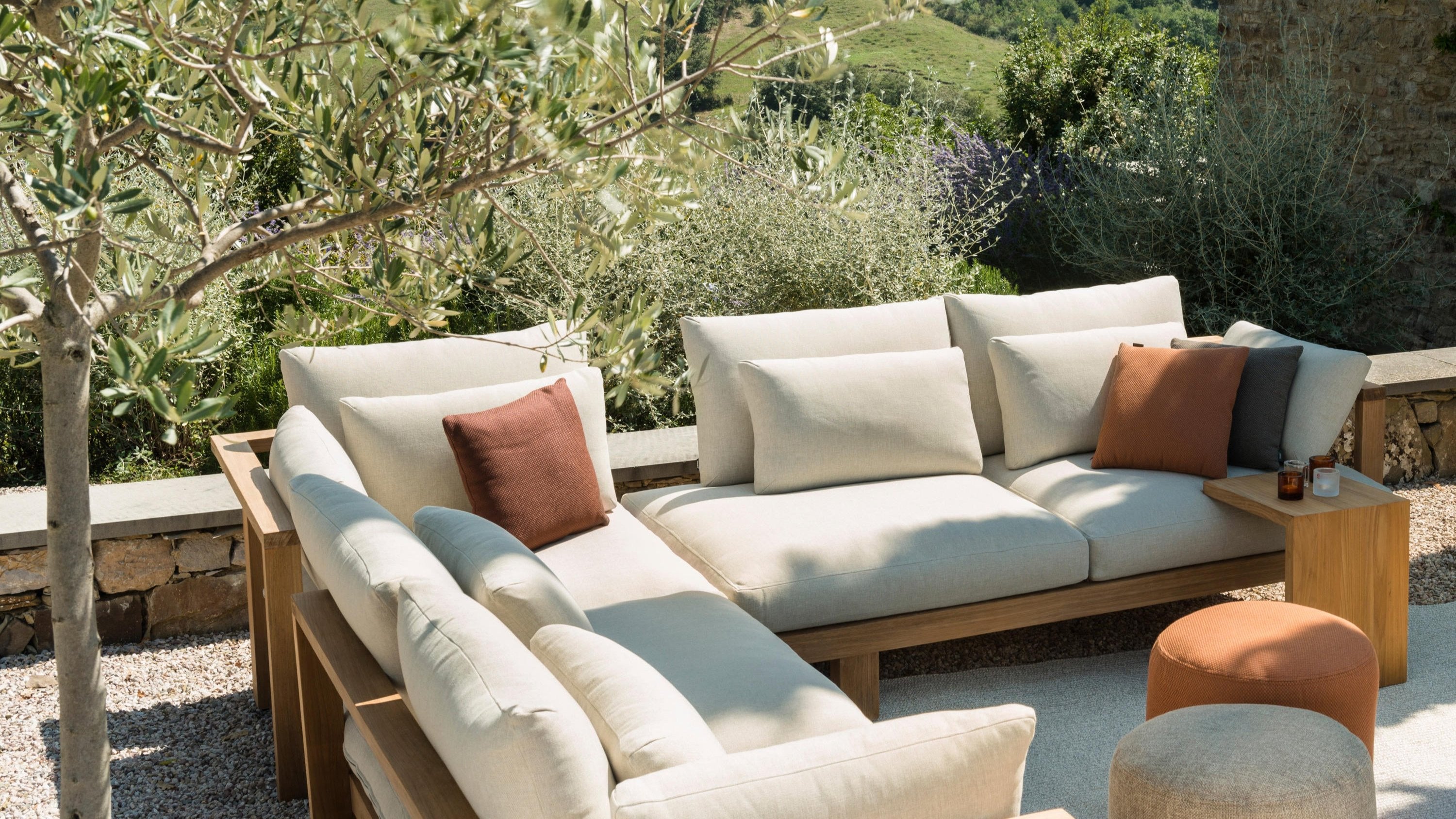 Pure C-Table side table