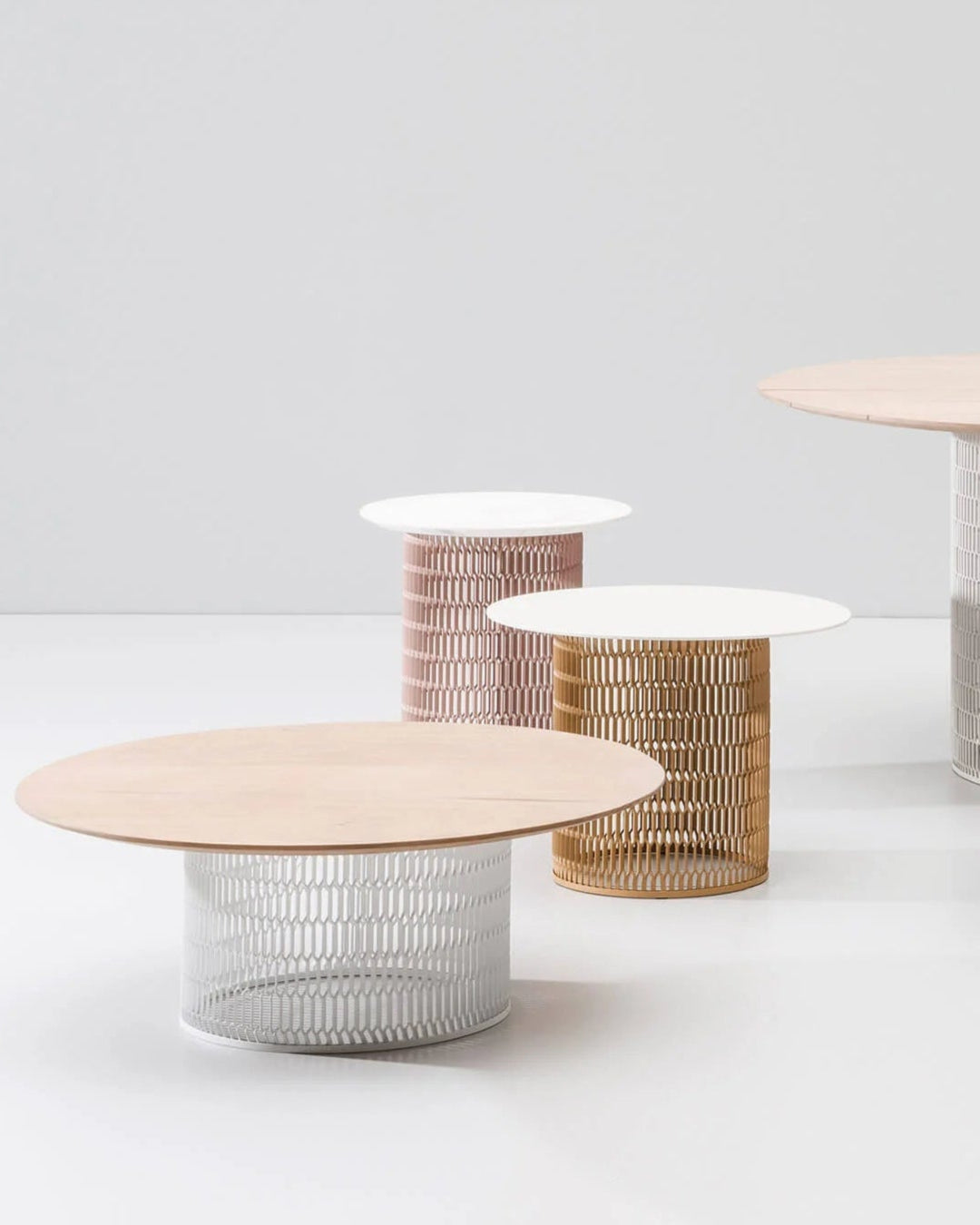 Mesh Coffee Table Ø90 | Aluminum Top