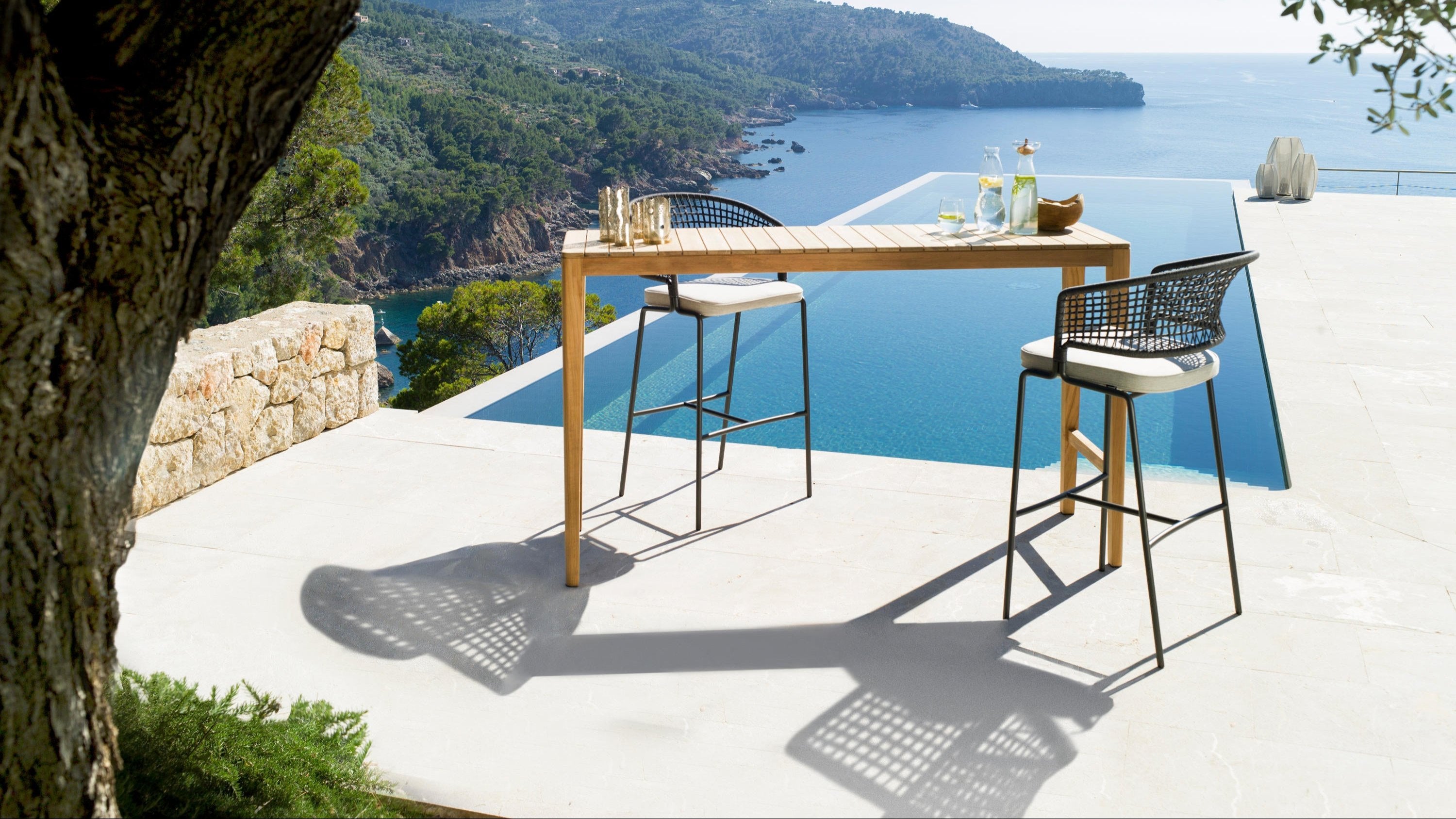 CTR outdoor stool