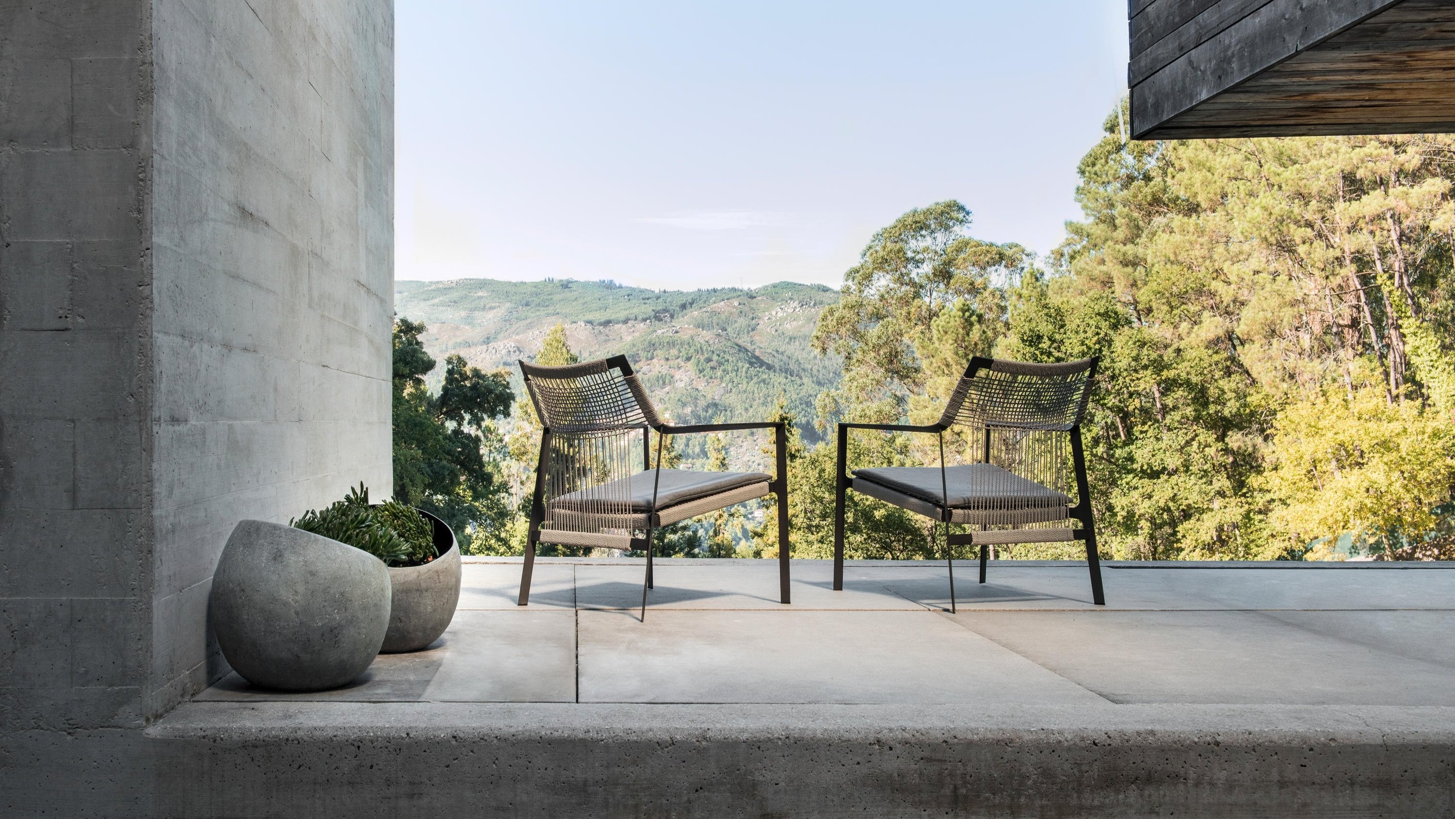 Nodi outdoor armchair