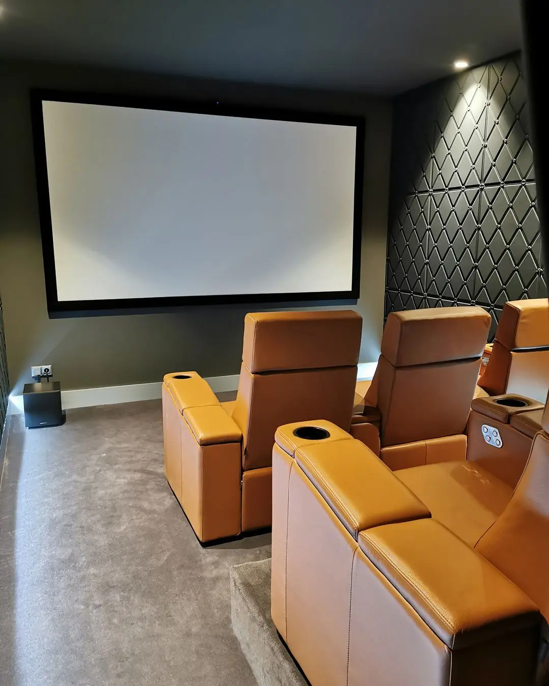 Un residencial de lujo con canal de nado, sauna y sala de cine, Gunni & Trentino Un residencial de lujo con canal de nado, sauna y sala de cine, Gunni & Trentino