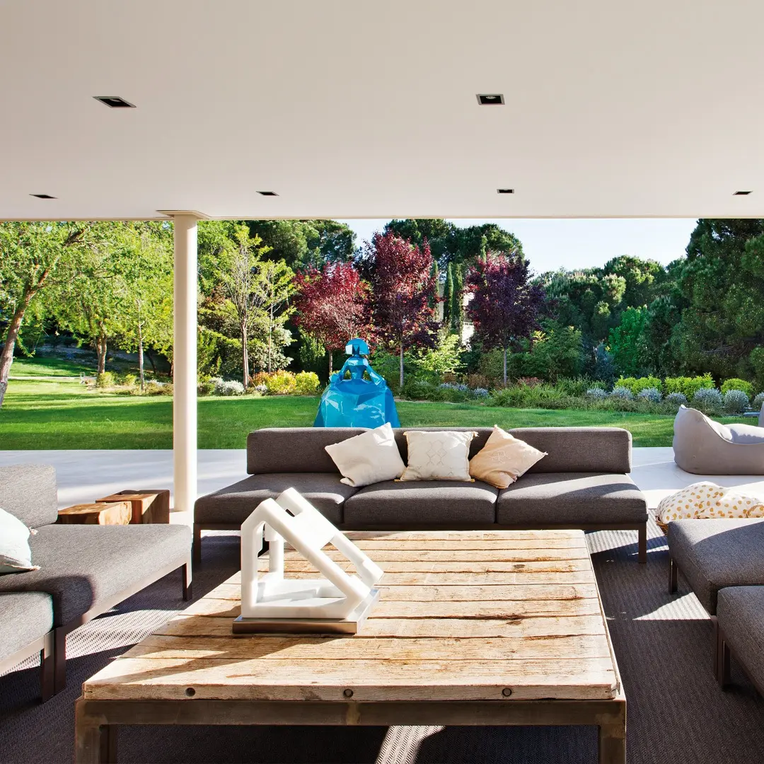 5 exteriores diseñados con muebles de lujo que te inspirarán, Gunni & Trentino 5 exteriores diseñados con muebles de lujo que te inspirarán, Gunni & Trentino