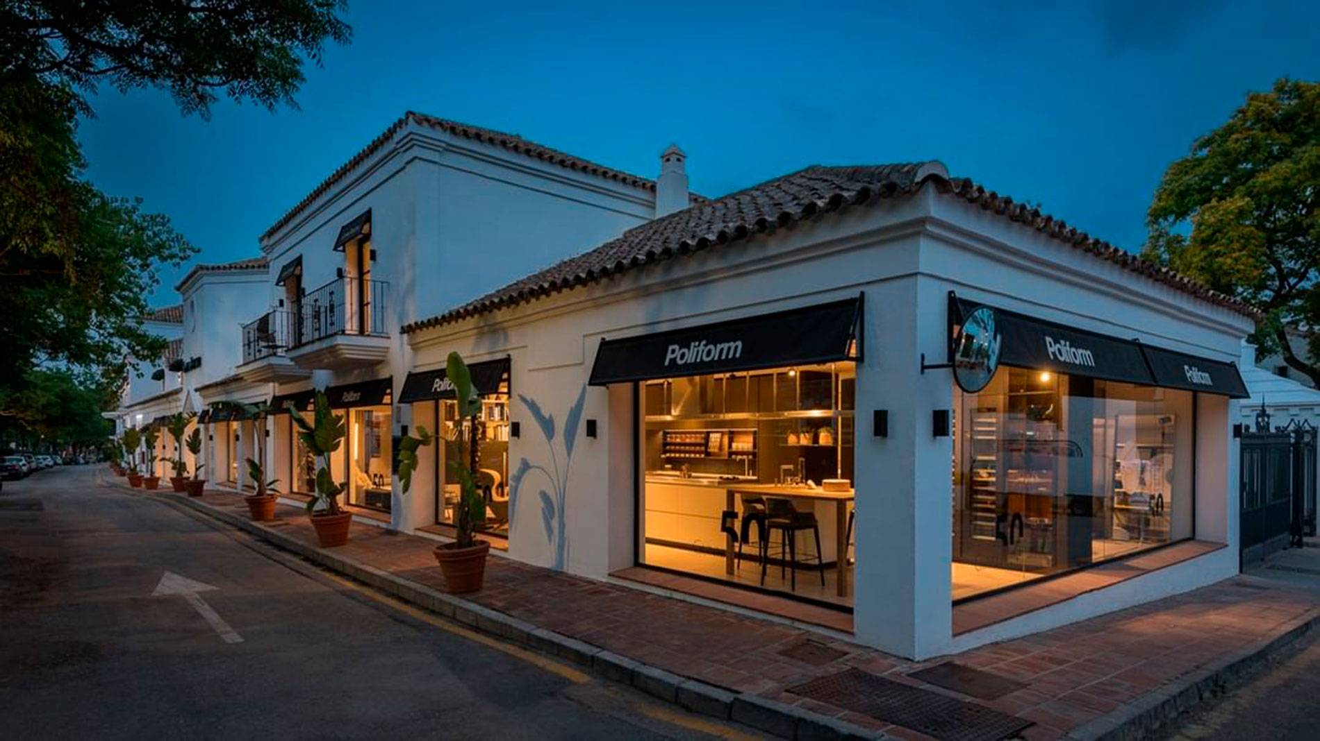 ampliamos-tienda-muebles-lujo-marbella