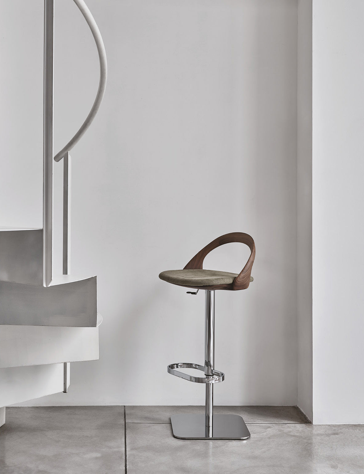 Ester Sgabello Lift Stool