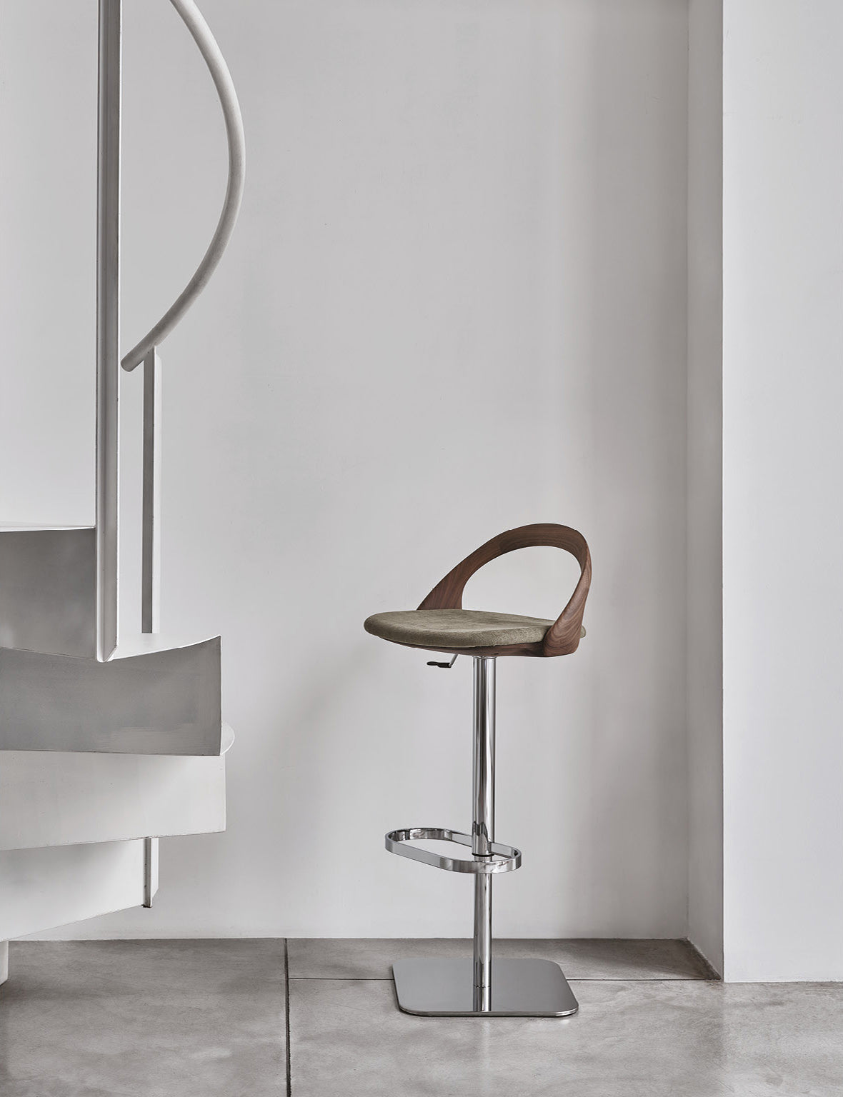 Ester Sgabello Lift Stool