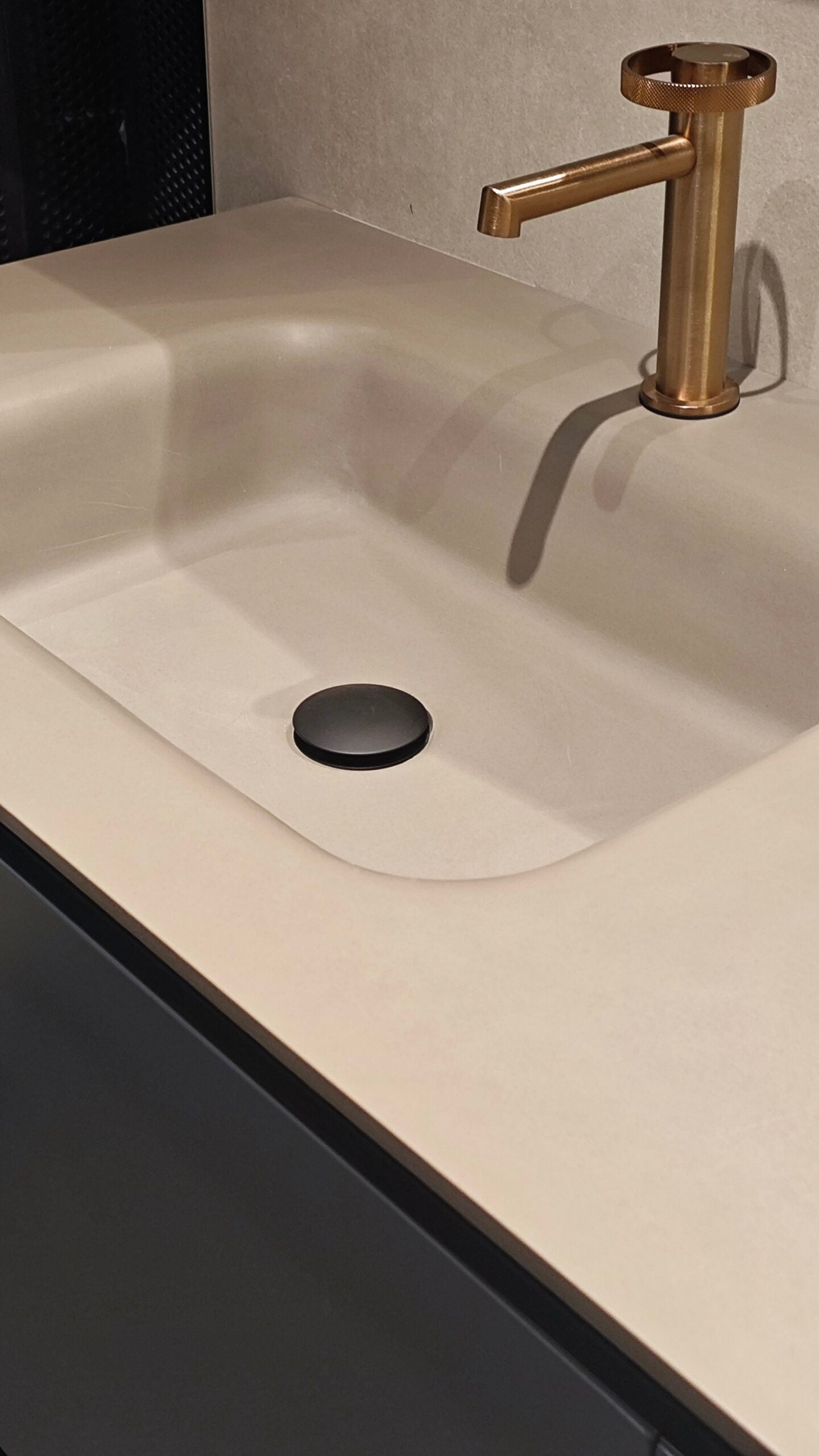 STRATO LEAD FURNITURE