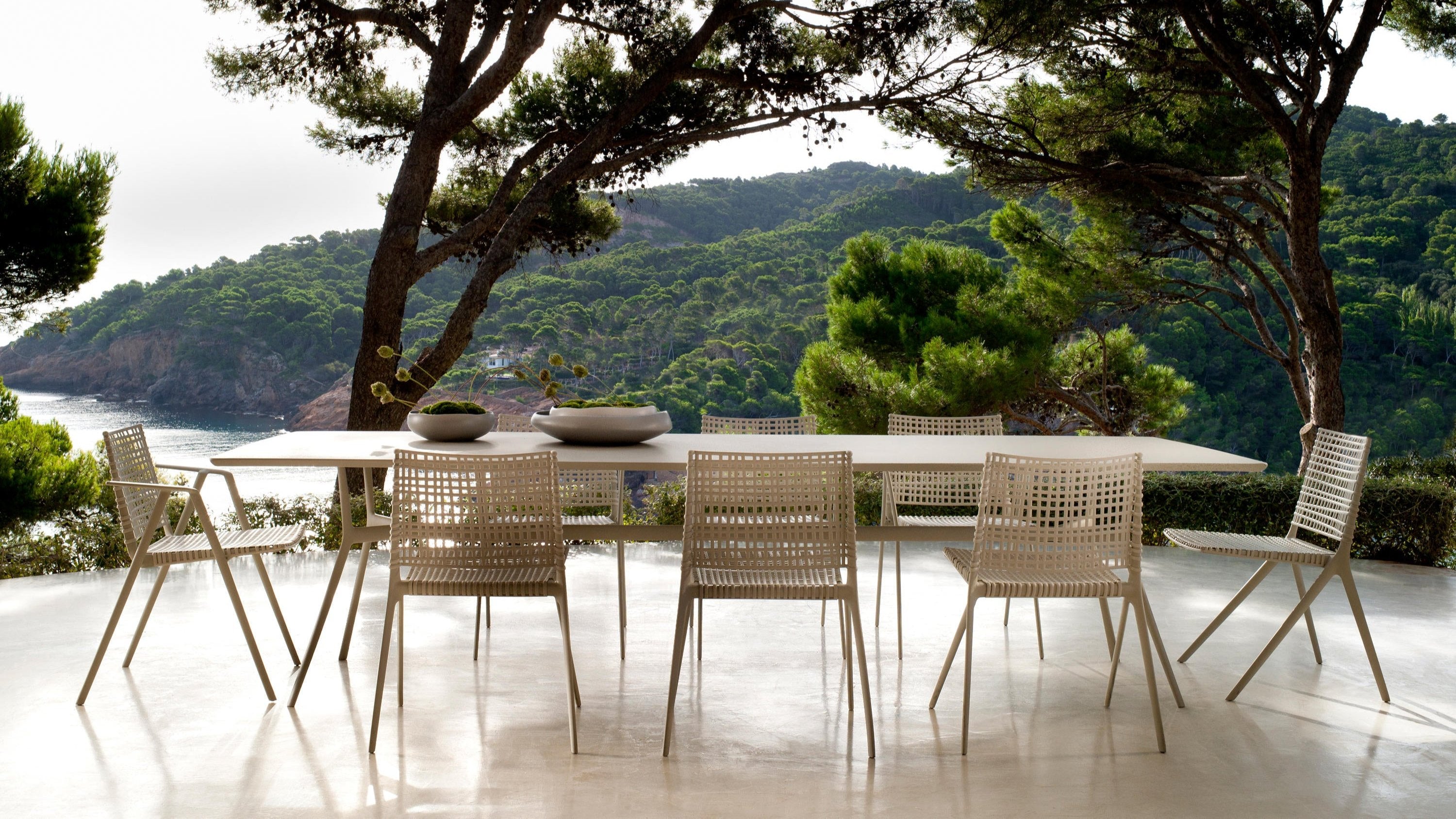 Branch outdoor dining chair