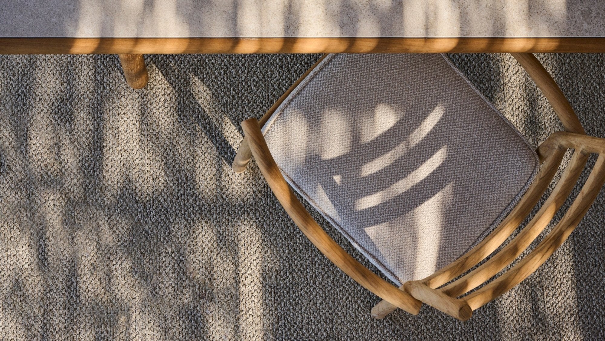 Silla con brazos de exterior Ukiyo