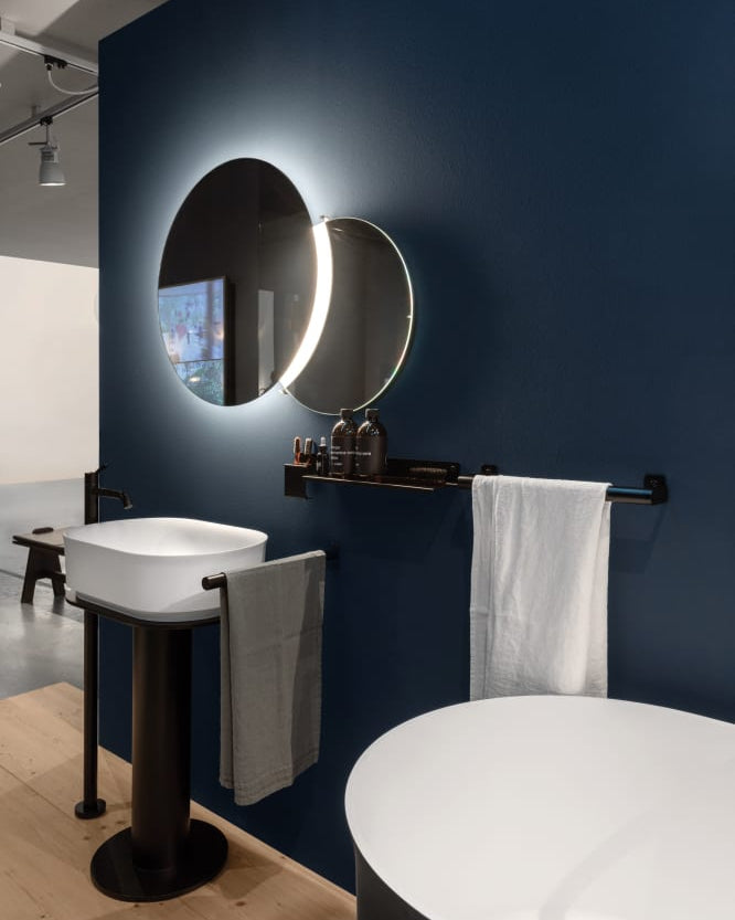 Immersion washbasin with metal support