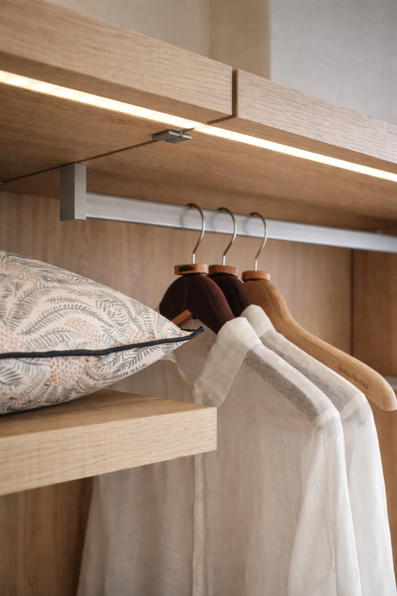 ARMARIO VESTIDOR GTH