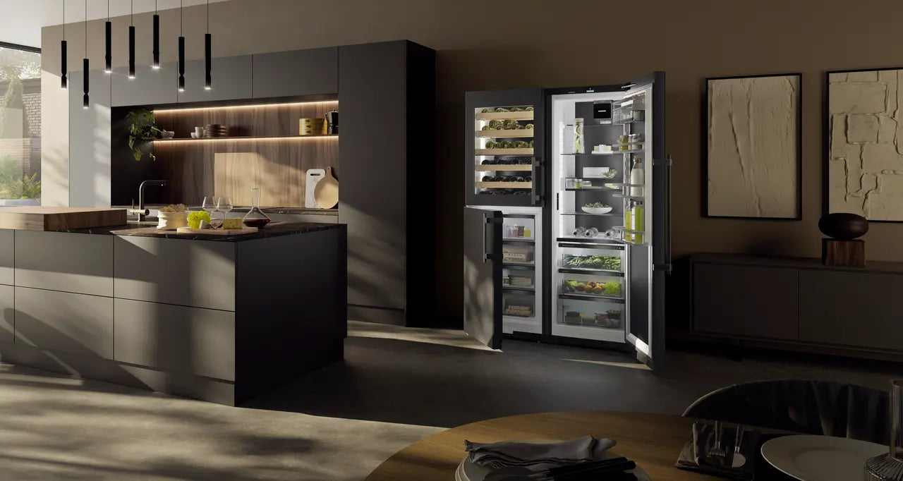 XRCbs 5295 Peak BioFresh NoFrost Refrigerator | BlackSteel