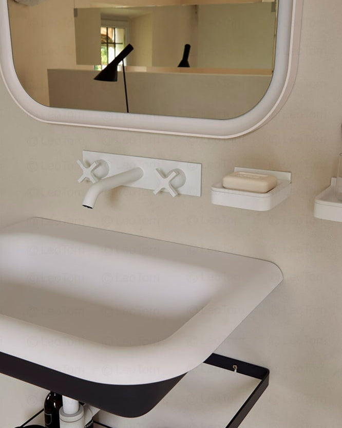 Basin with Ottocento structure