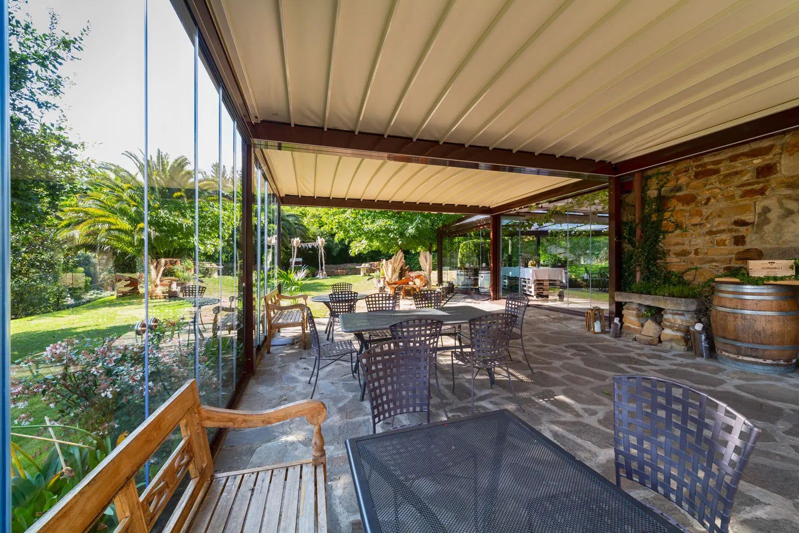 Pérgola con techo plano retráctil Isola 2 A