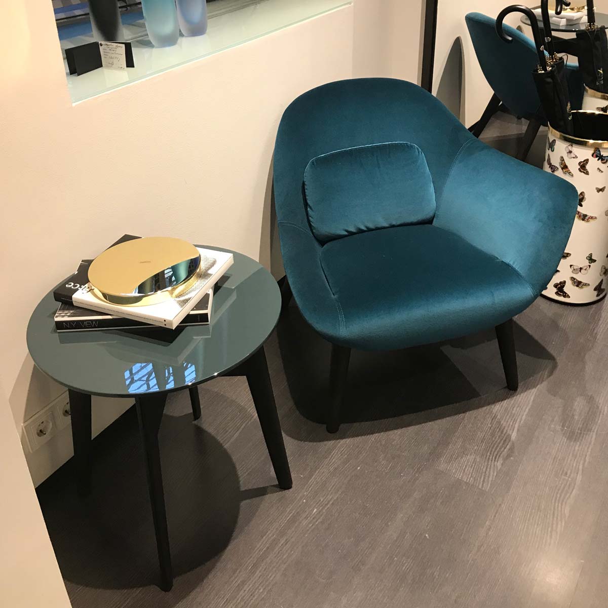 Mad Chair with wooden base