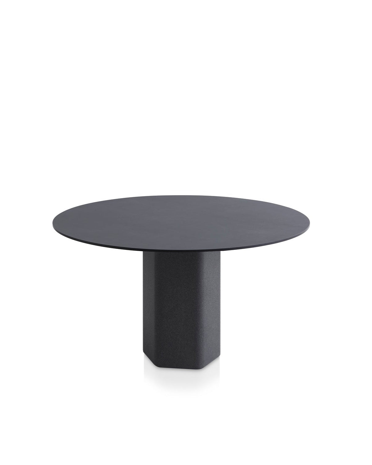 Talo round outdoor dining table