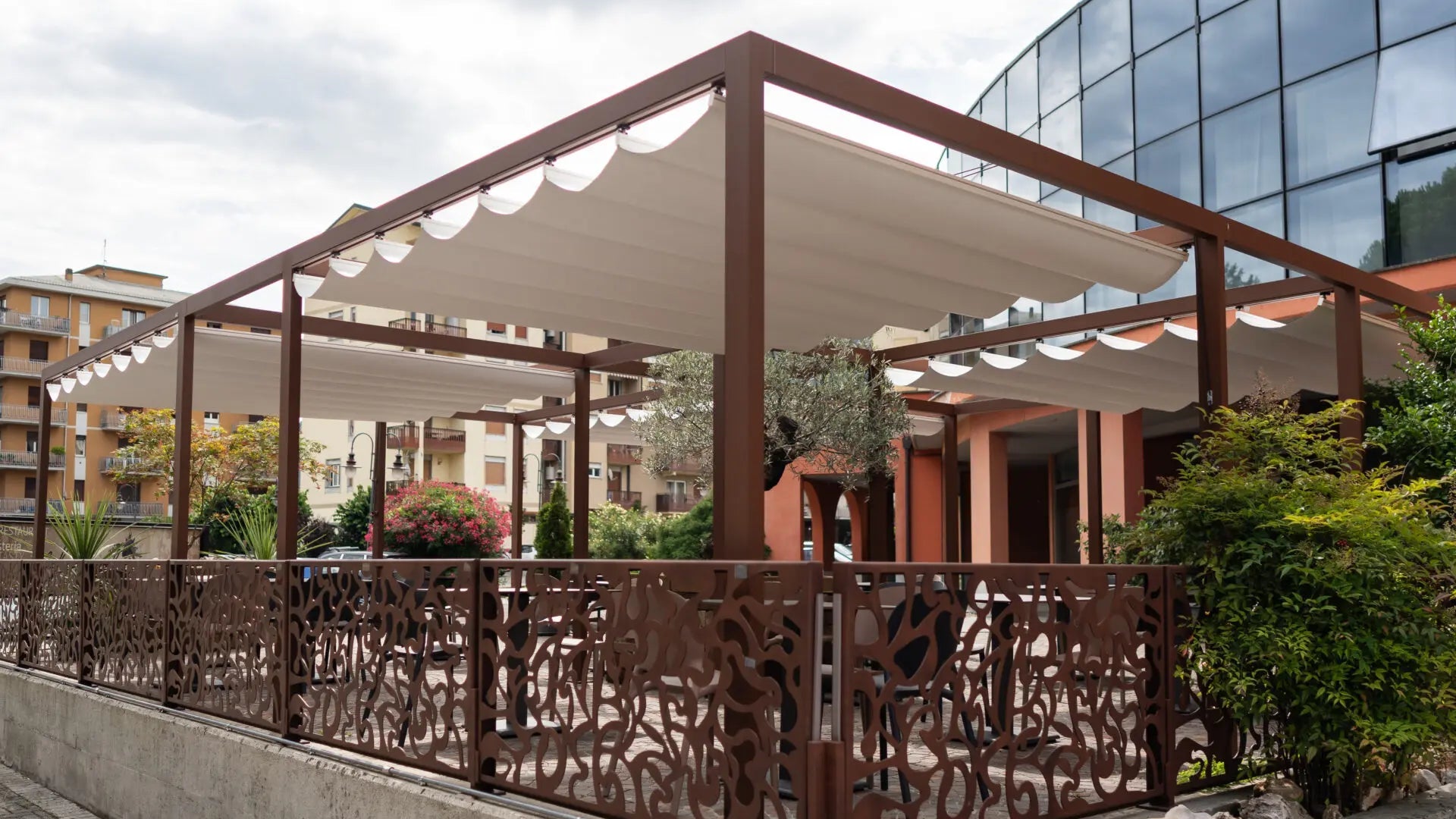 Pérgola Retráctil Saki
