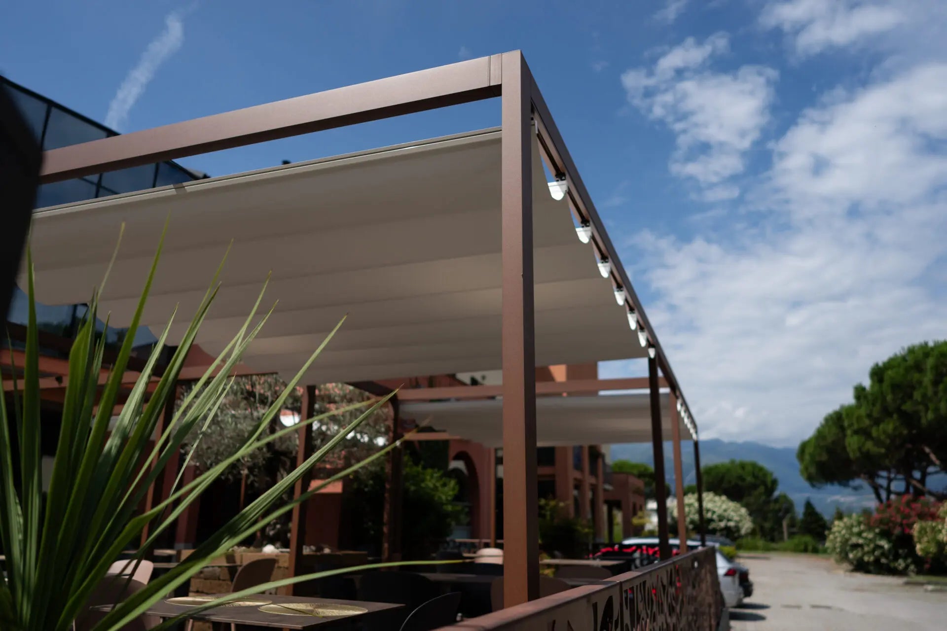 Pérgola Retráctil Saki