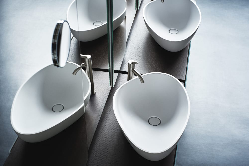 Drop totem washbasin