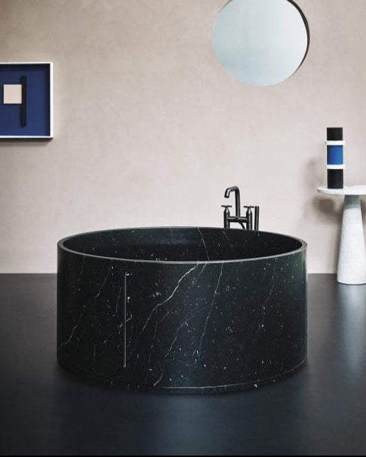 Bañera independiente In-Out mármol