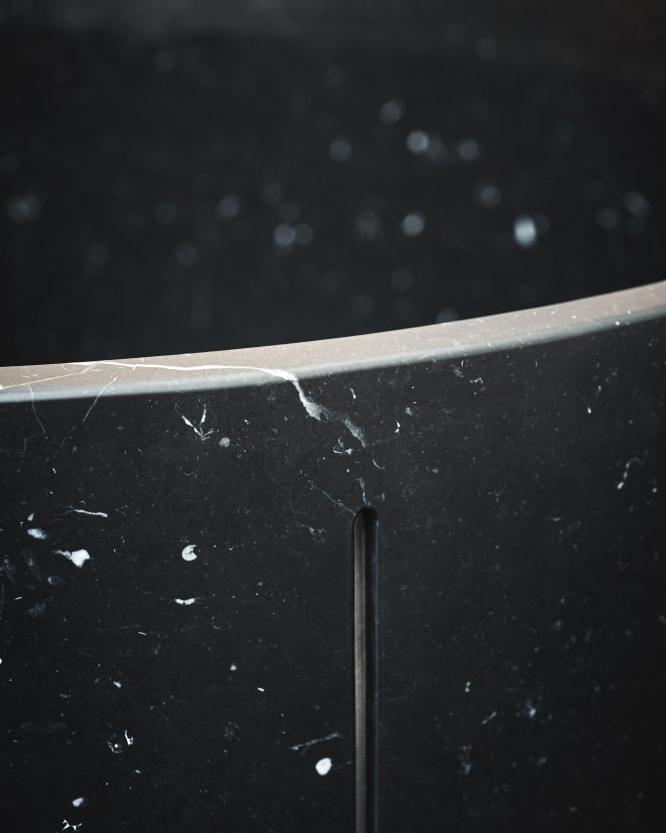 Bañera independiente In-Out mármol