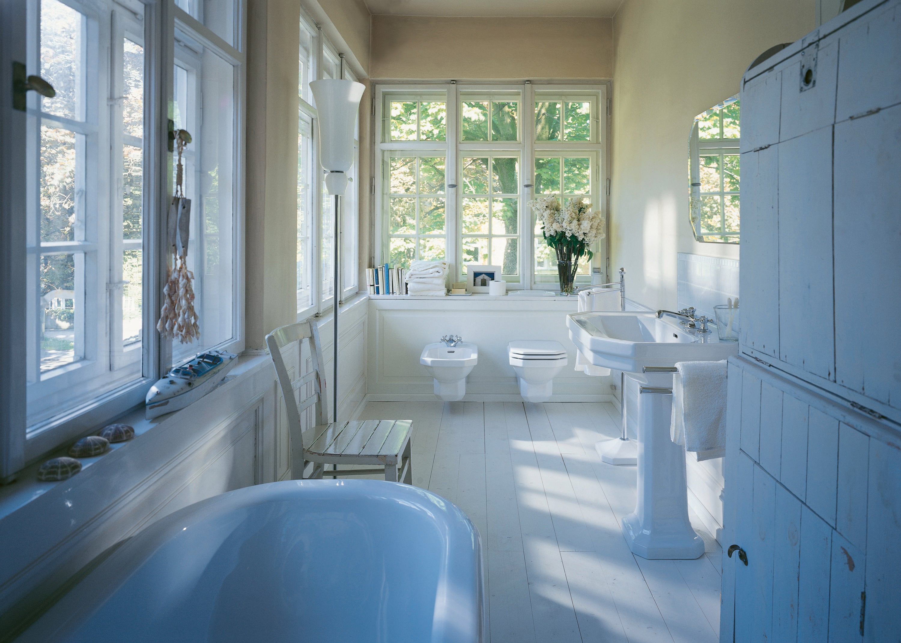 Floor-mounted toilet 1930
