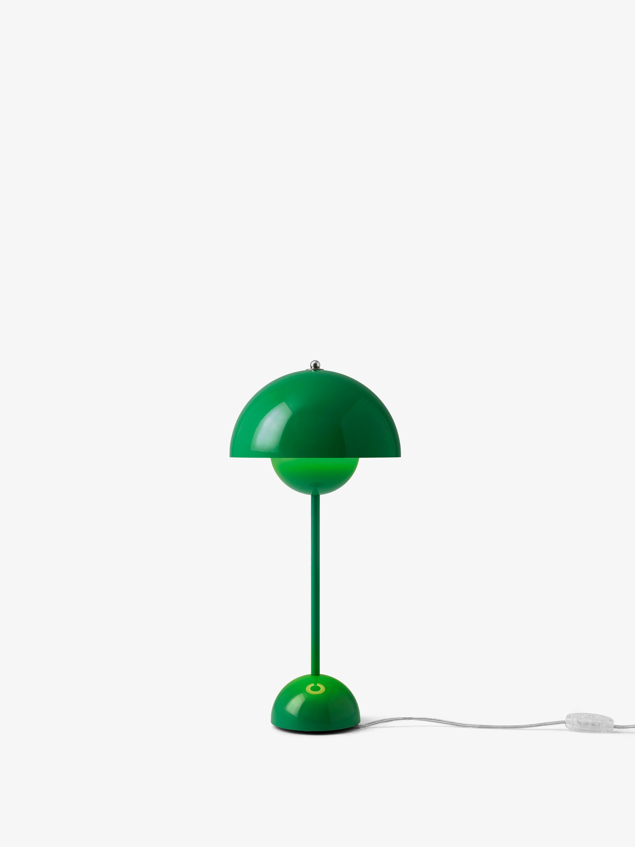 Flowerpot VP3 table lamp
