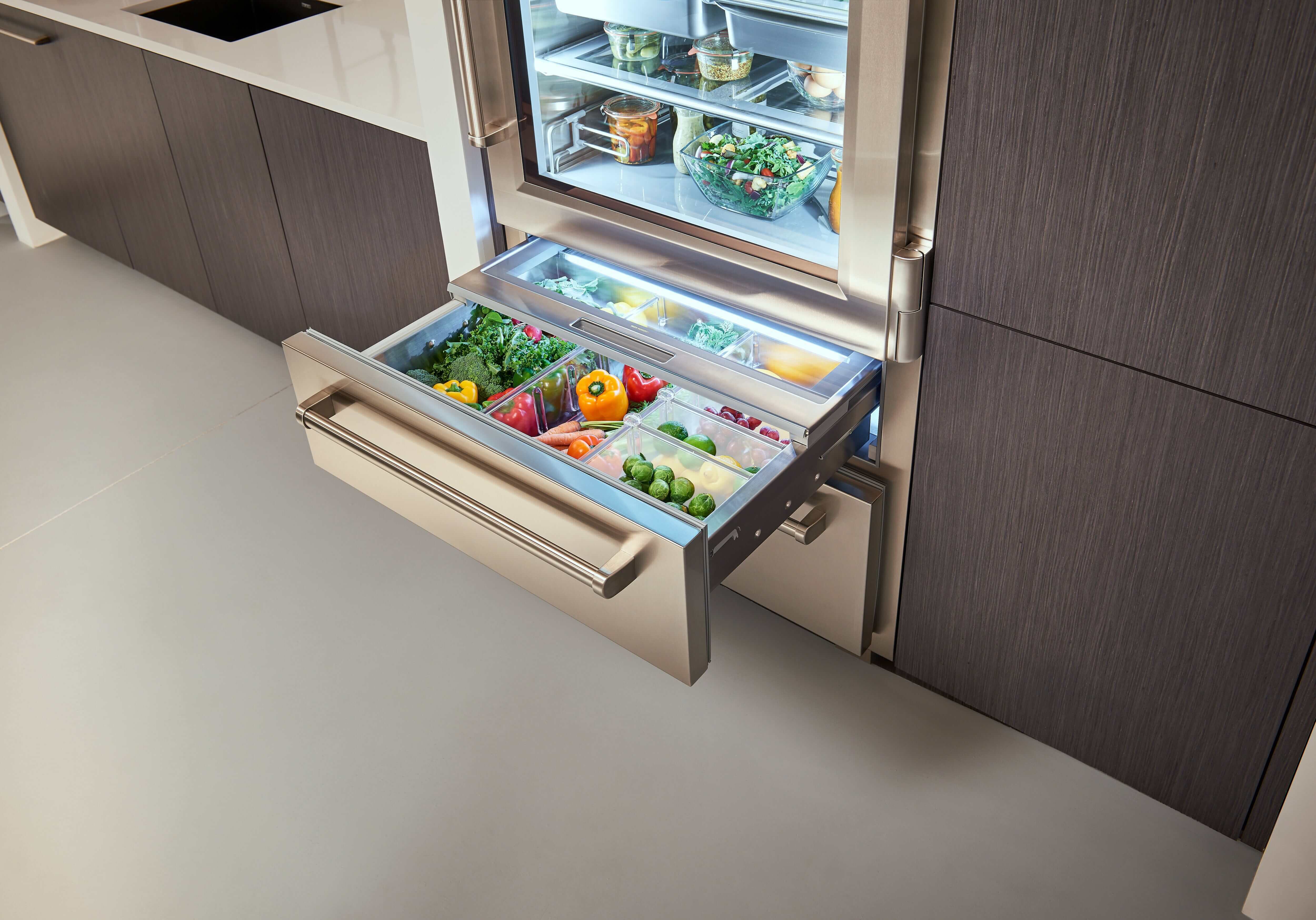 Refrigerator with 914mm Freezer Drawer with Glass Door Pro