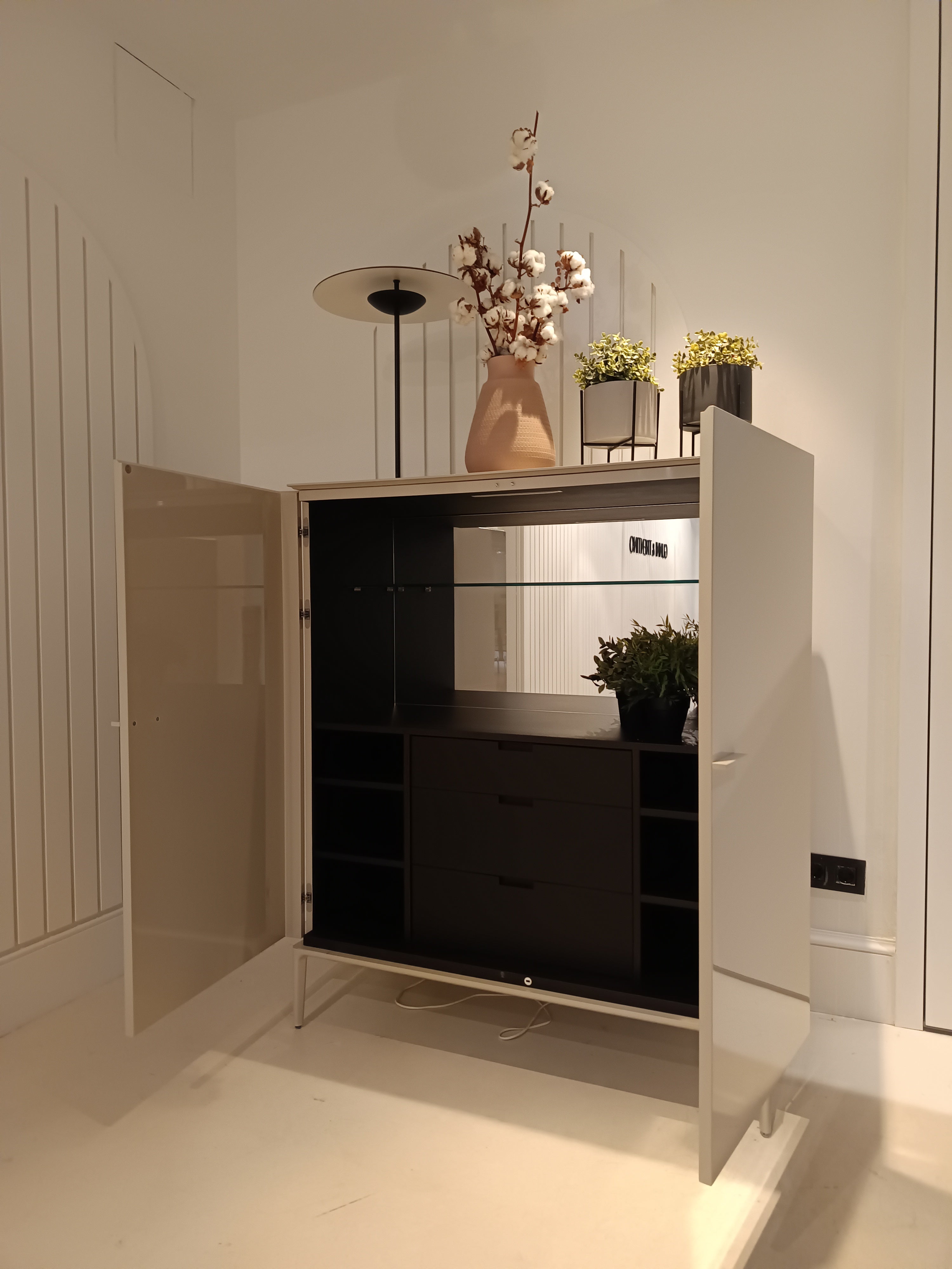 APARADOR SET UP ALIVAR