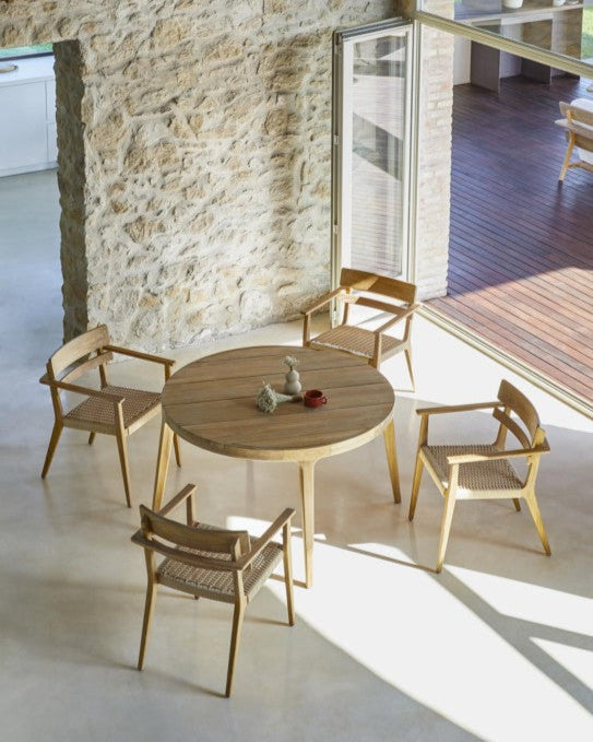 Parallel round dining table