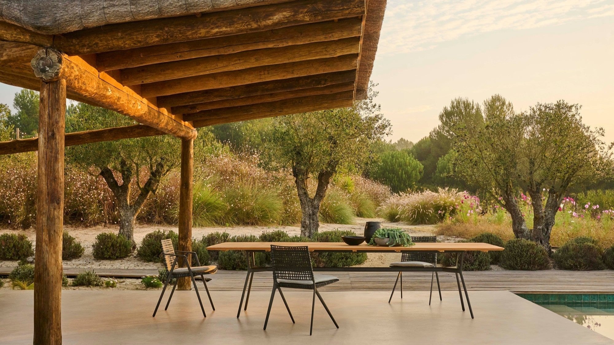 Branch outdoor dining chair