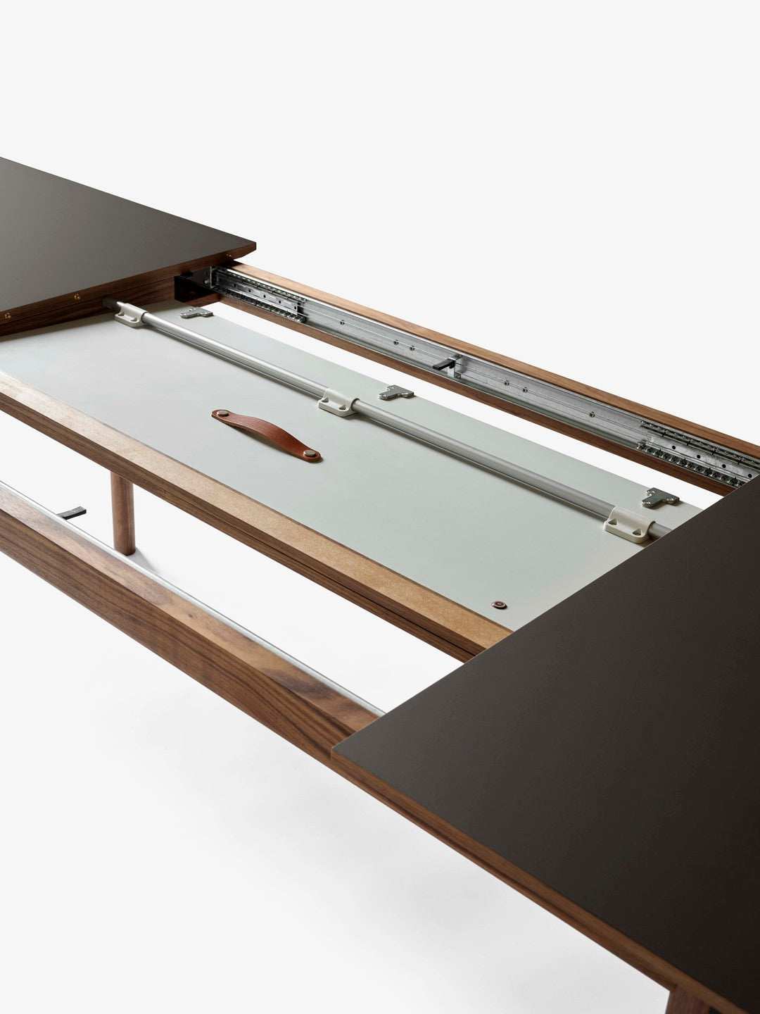 In Between SK3 Dining Table