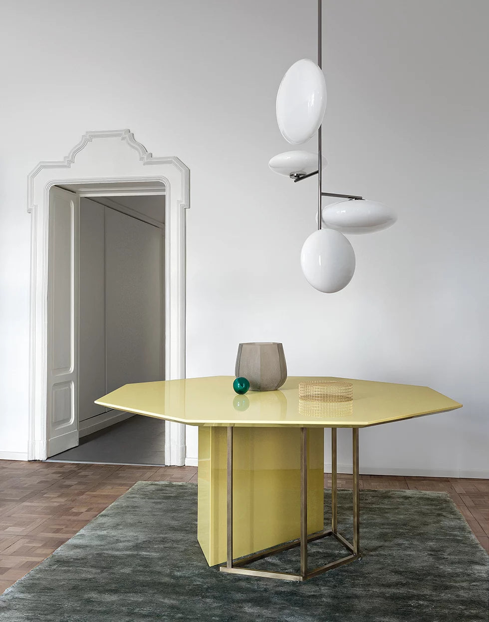 Mesa de comedor Plinto