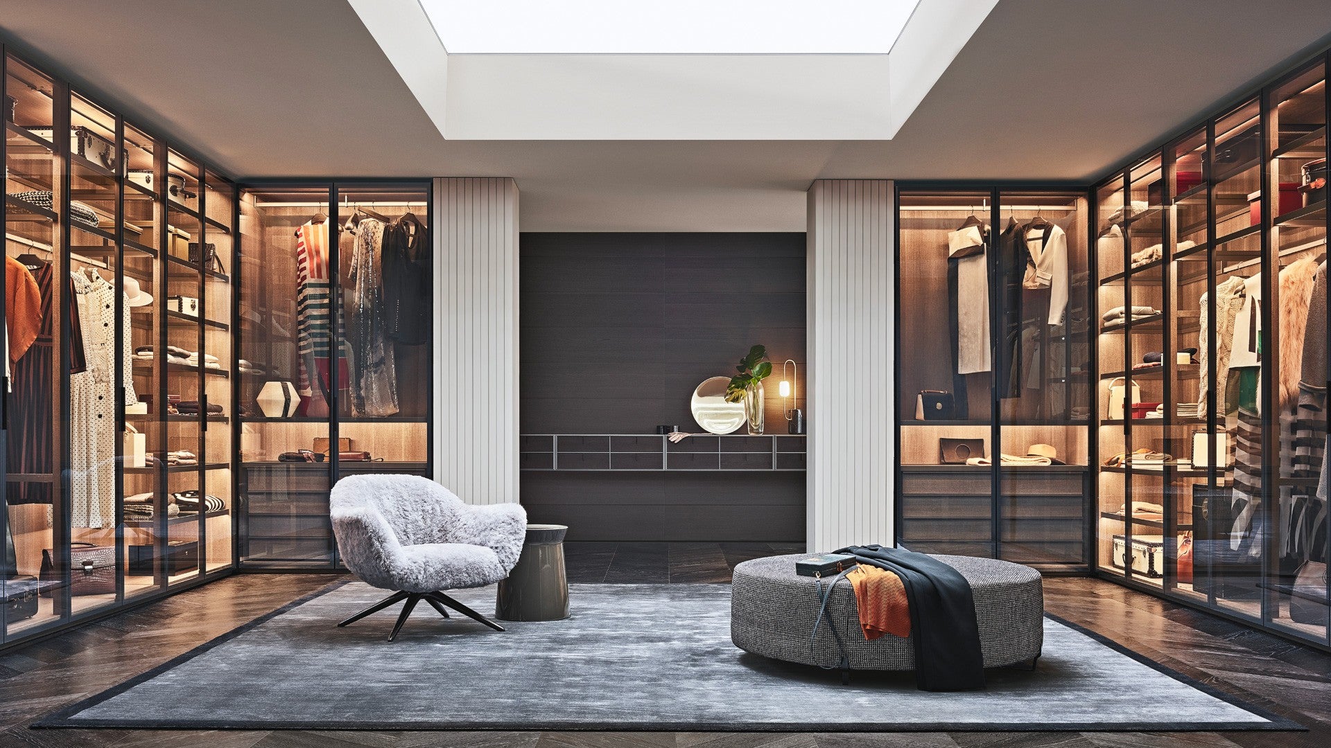 Mad Chair with swivel base