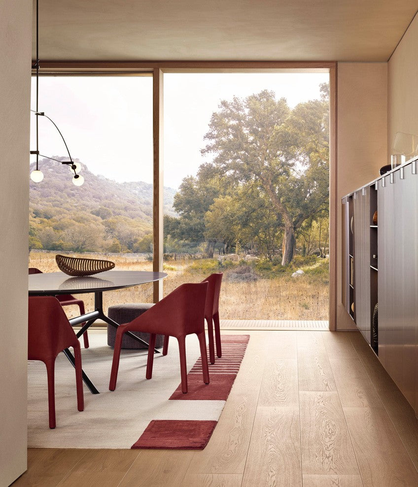 Manta dining chair with armrests