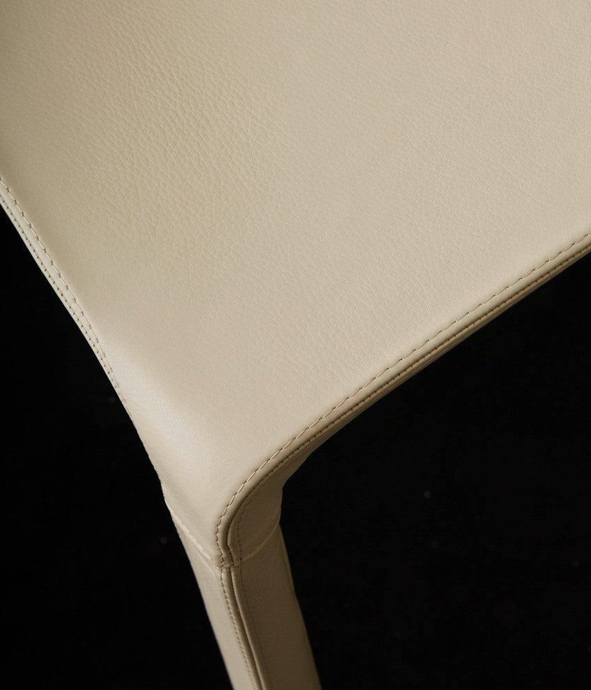 Silla de comedor sin reposabrazos Manta