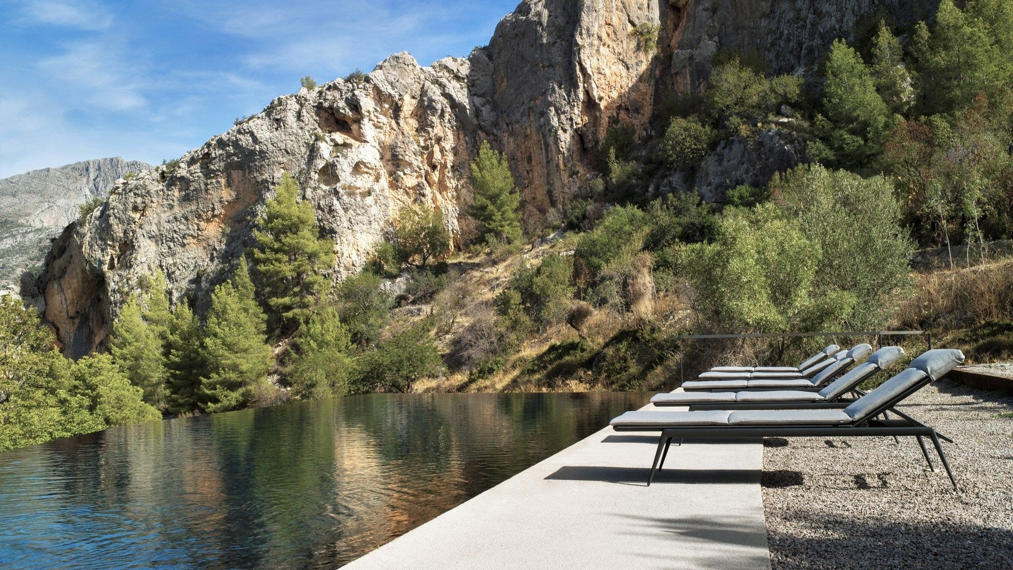 Branch Lounger outdoor lounger