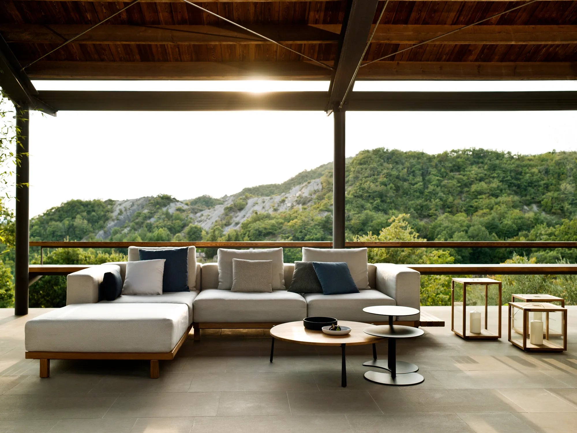 Vis à Vis outdoor sofa