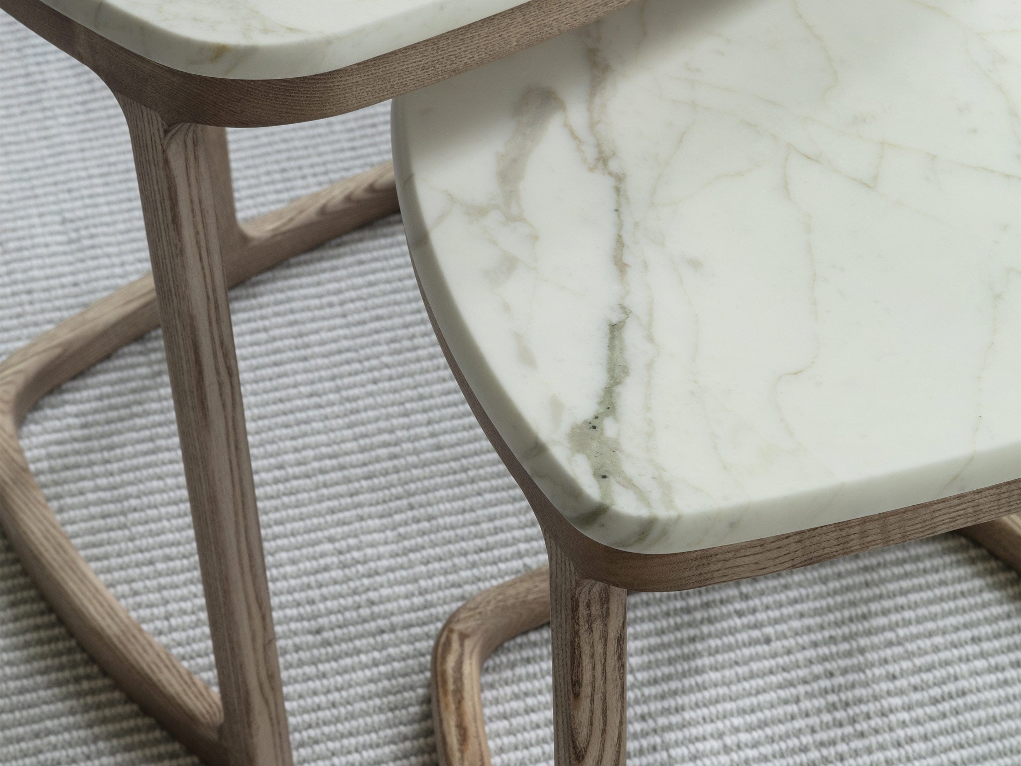 Mesa auxiliar Antigone