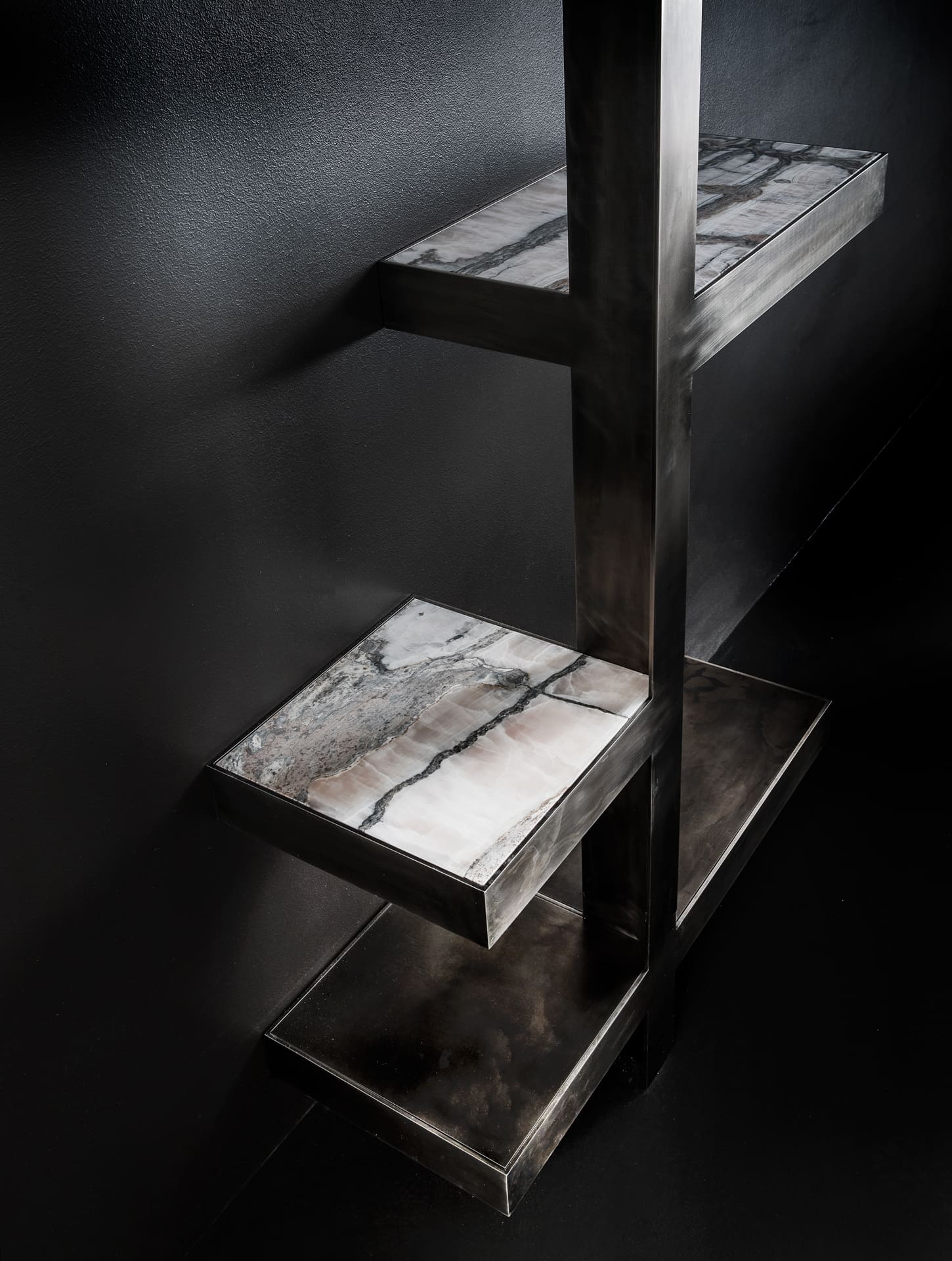 Unicode metal shelving