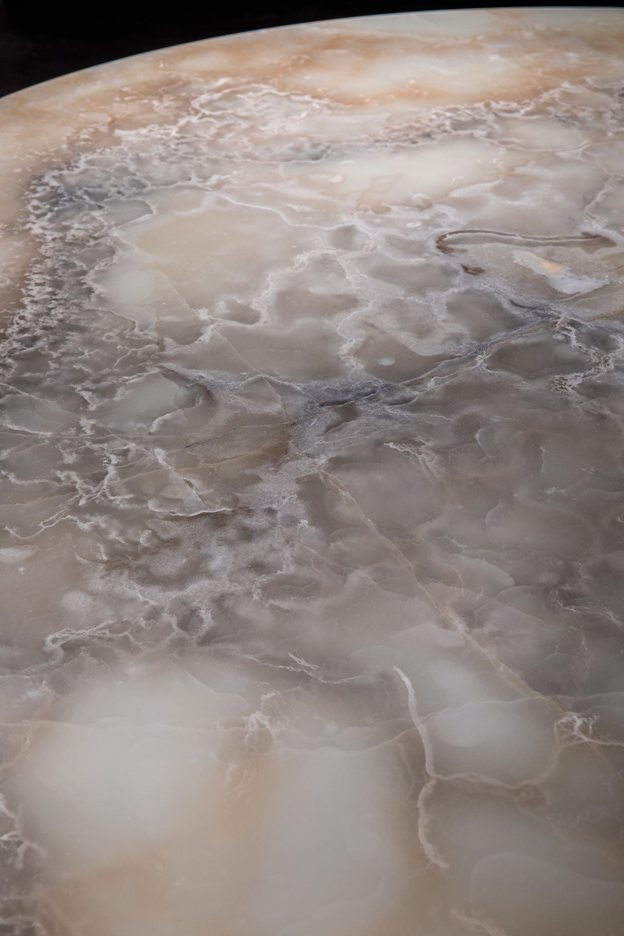 SR coffee table with stone surface