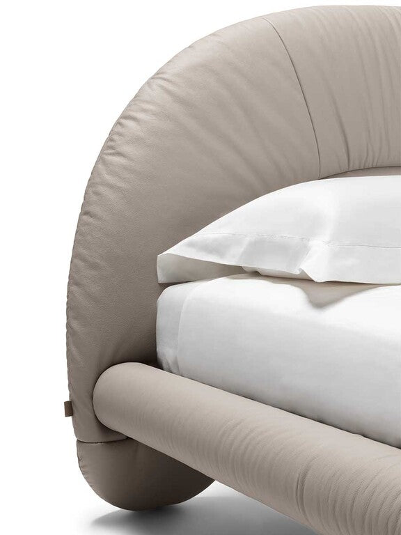 Jacqueline Bed