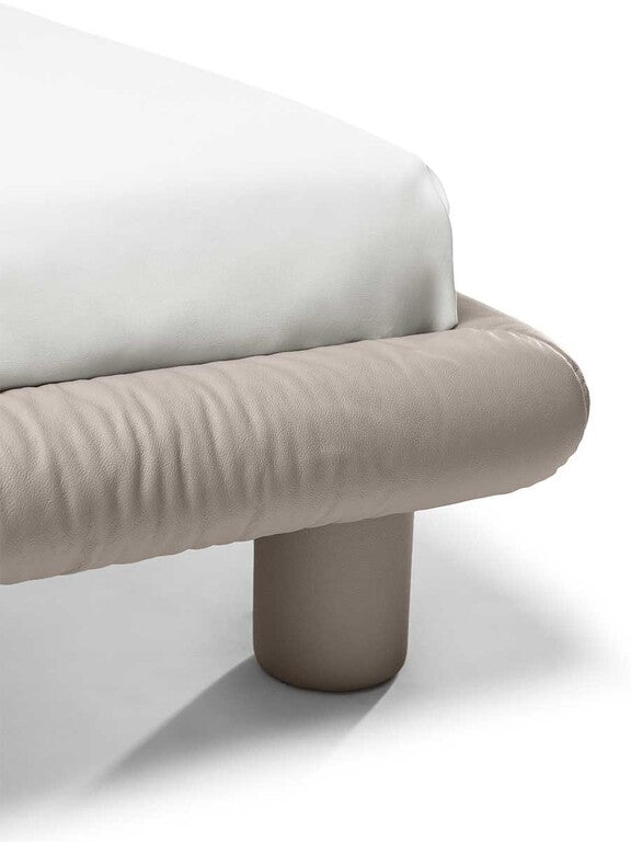 Jacqueline Bed