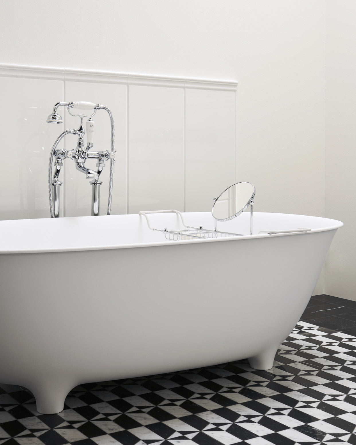 Bañera exenta Dove White Tec Plus con patas