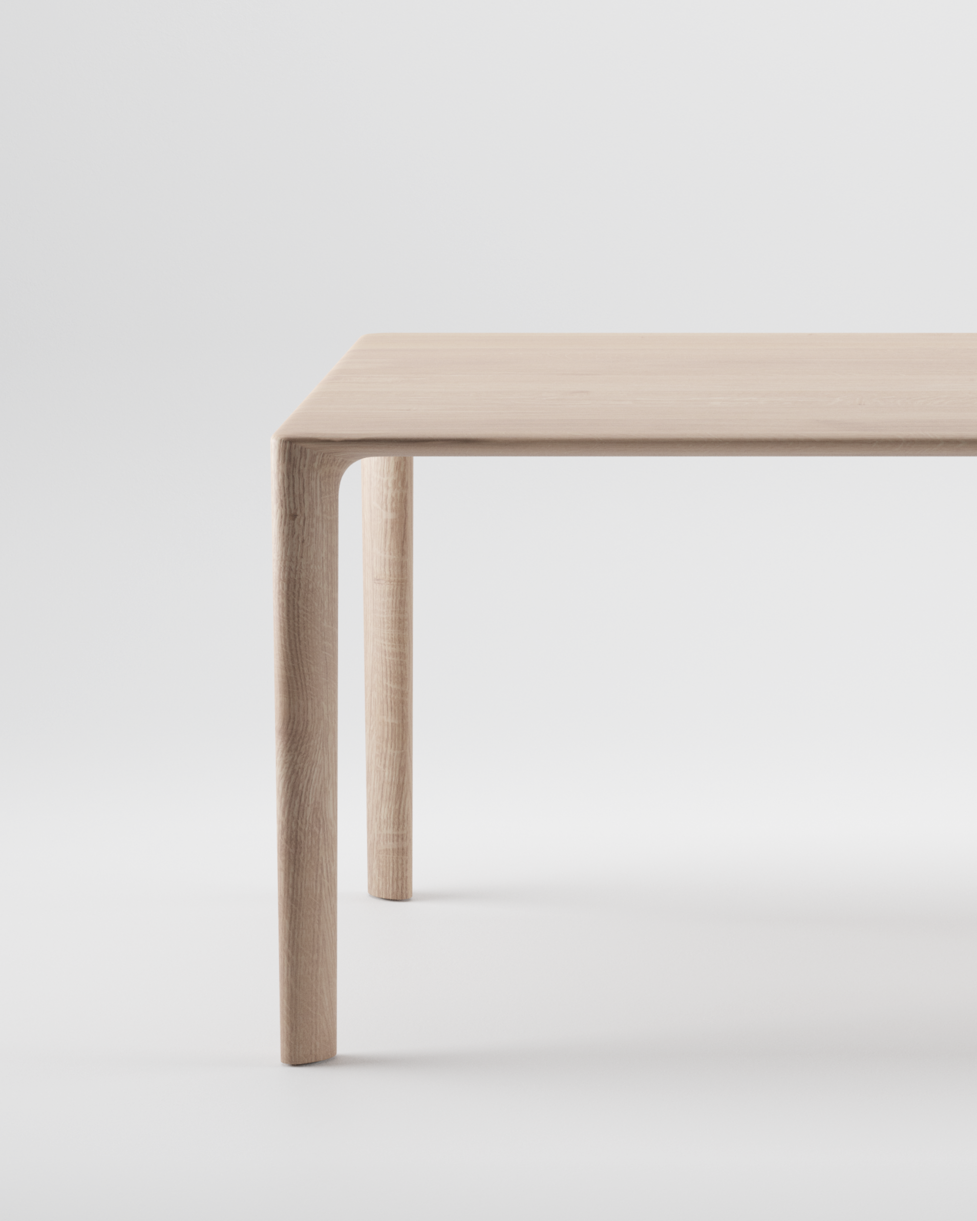 Mela dining table
