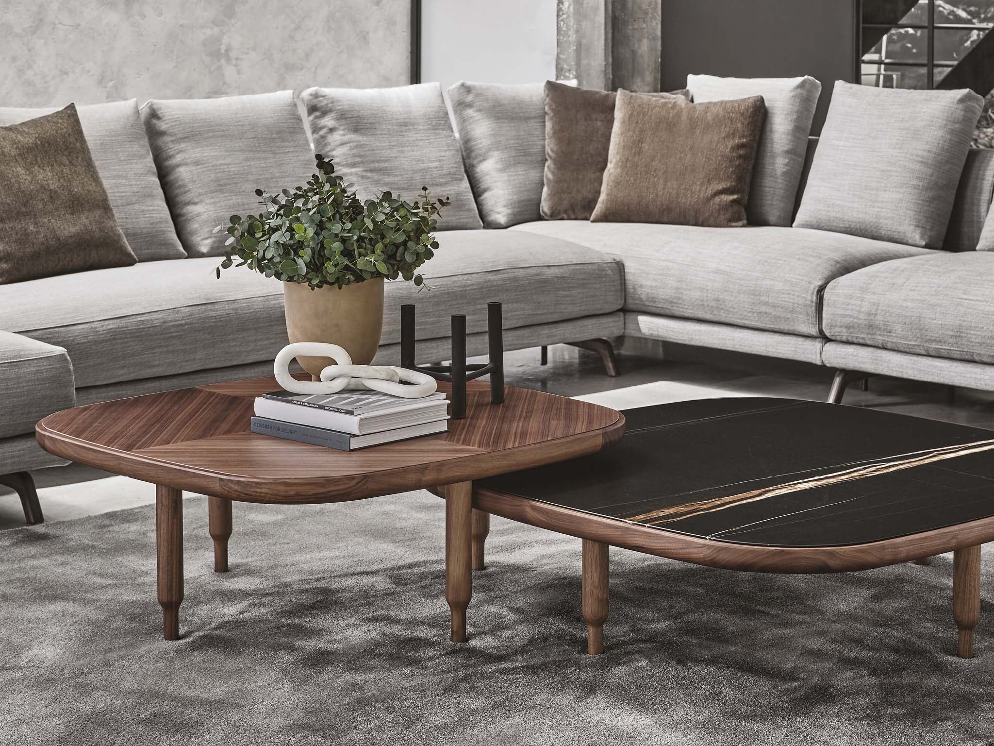 Eckig coffee table
