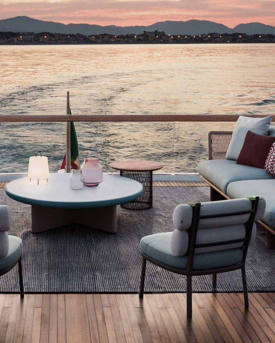 Mesa auxiliar Mesh Ø60 | Superficie de teca